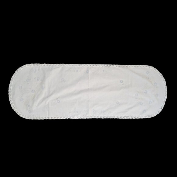 Vintage Embroidery Project White Table Runner Cat & Flowers Lace Trim 36" x 12" - Picture 3 of 3